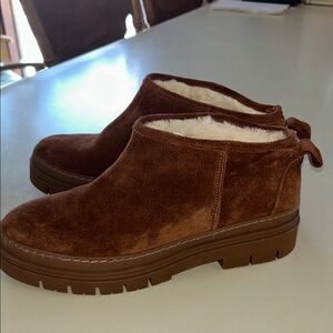 Cruza Brown Suede Ankle Boots with cozy Fur Lining